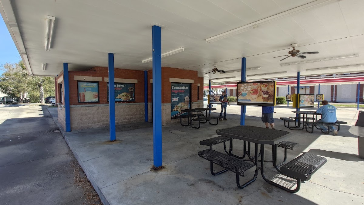 Sonic Drive-In Photo 4