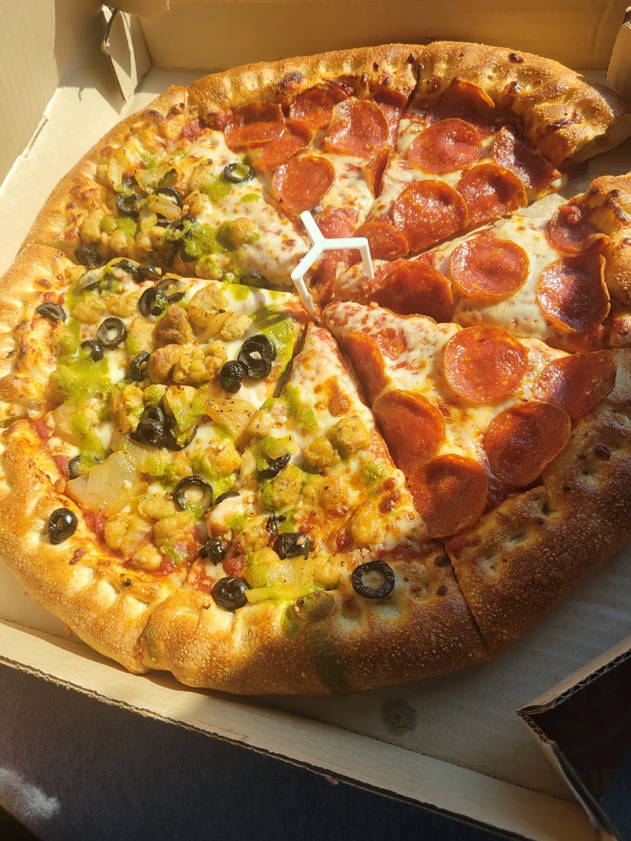Pizza Hut Photo 5