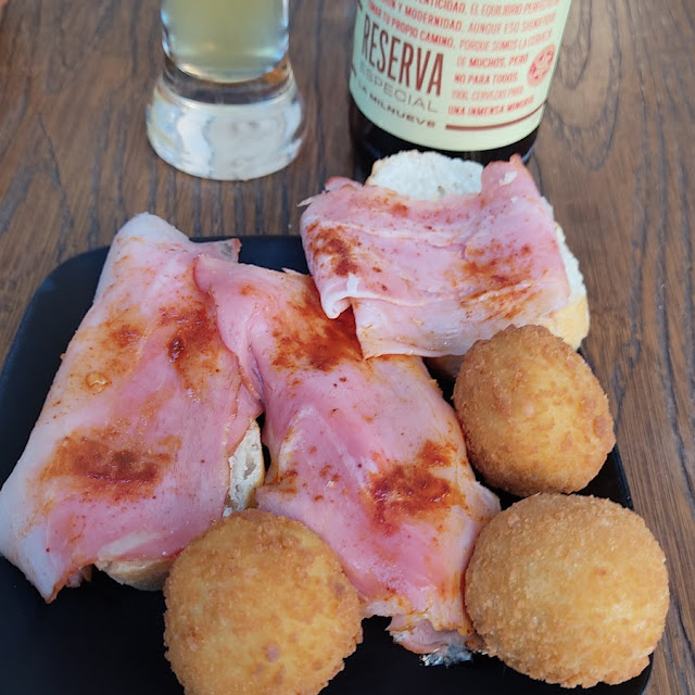 Lacón Y Bolitas de Jalapeño