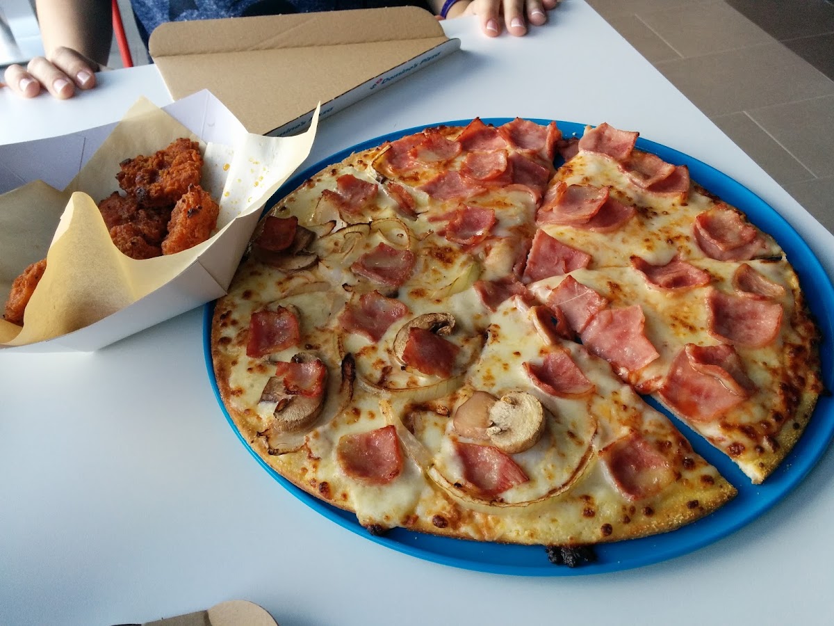 Domino's Pizza Photo 10