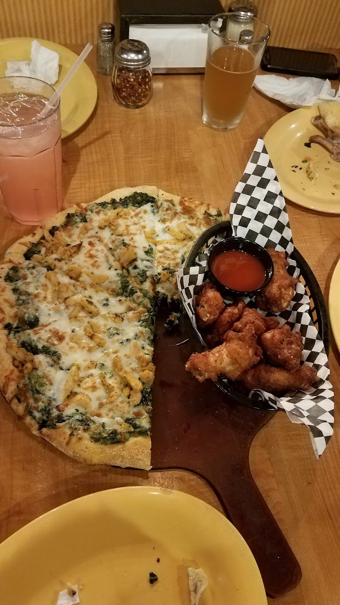 Mazzio’s Pizza & Wings Photo 10