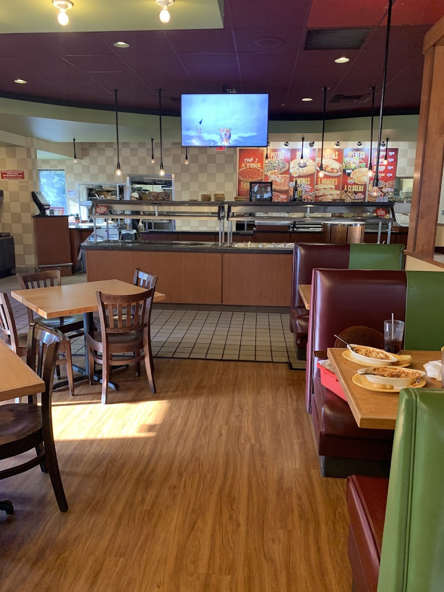 Mazzio’s Pizza & Wings Photo 3