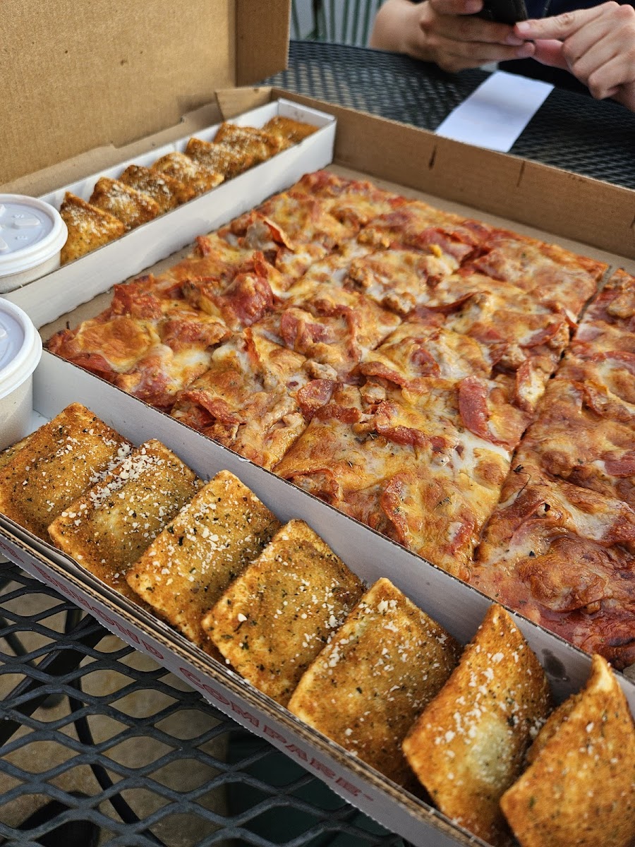 Imo's Pizza Photo 5