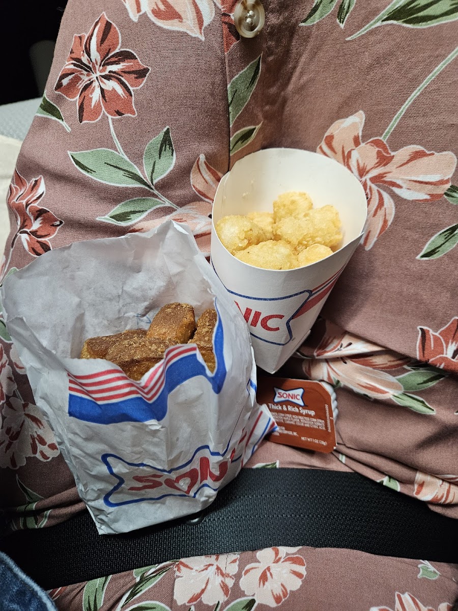 Sonic Drive-In Photo 7