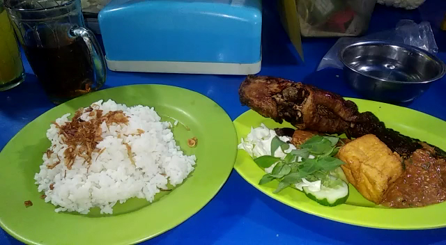 Pecel Lele Lamongan 《MBAK ASIH》