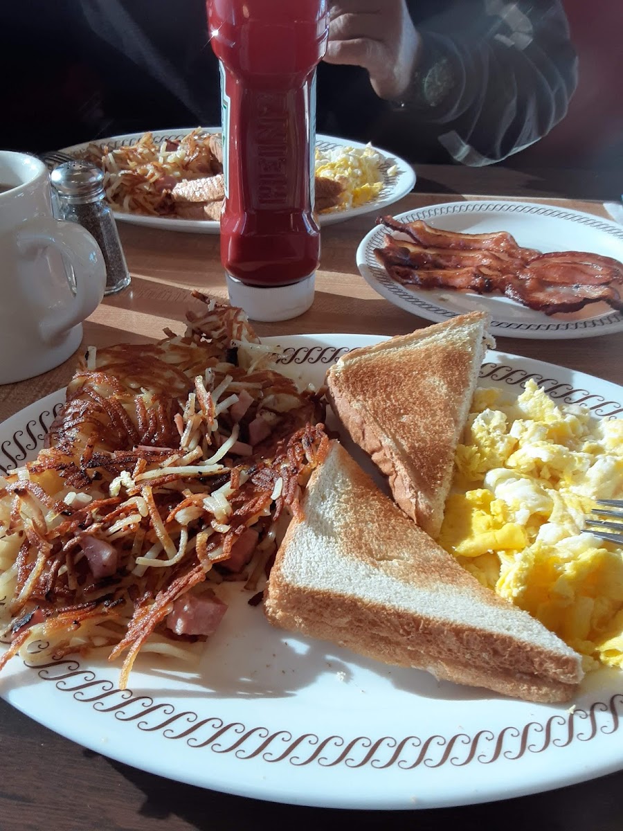 Waffle House Photo 9