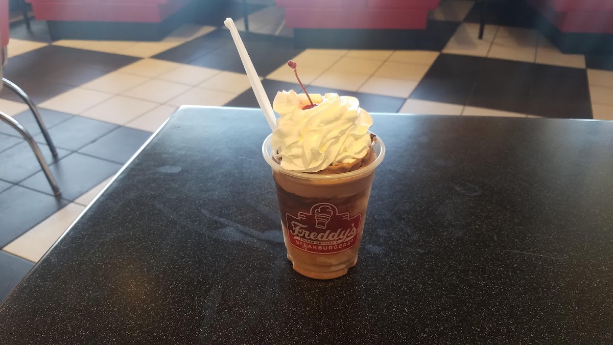 Freddy's Frozen Custard & Steakburgers Photo 7