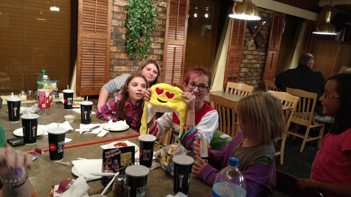 Pizza Hut Photo 4