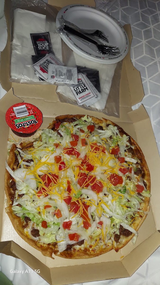 Pizza Hut Photo 5
