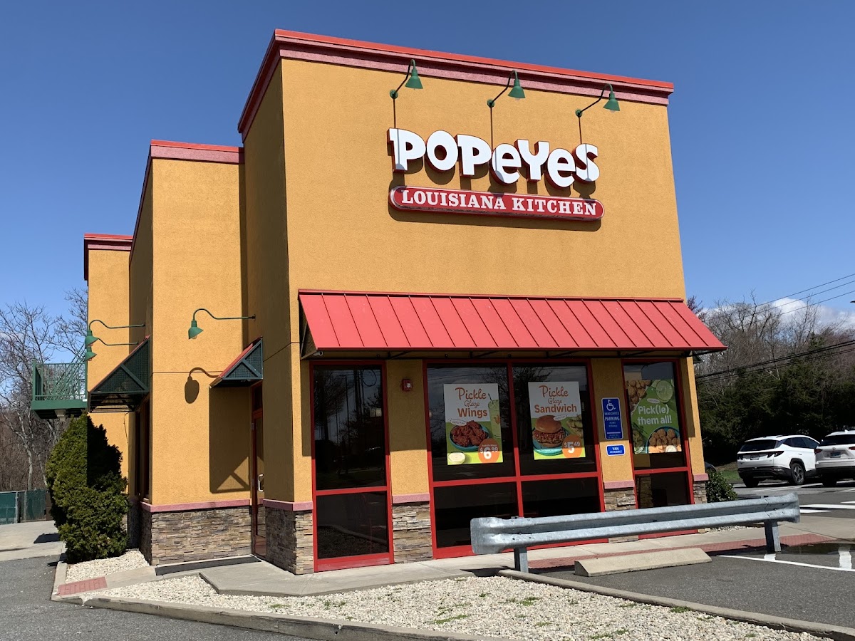 Popeyes Louisiana Kitchen Photo 4