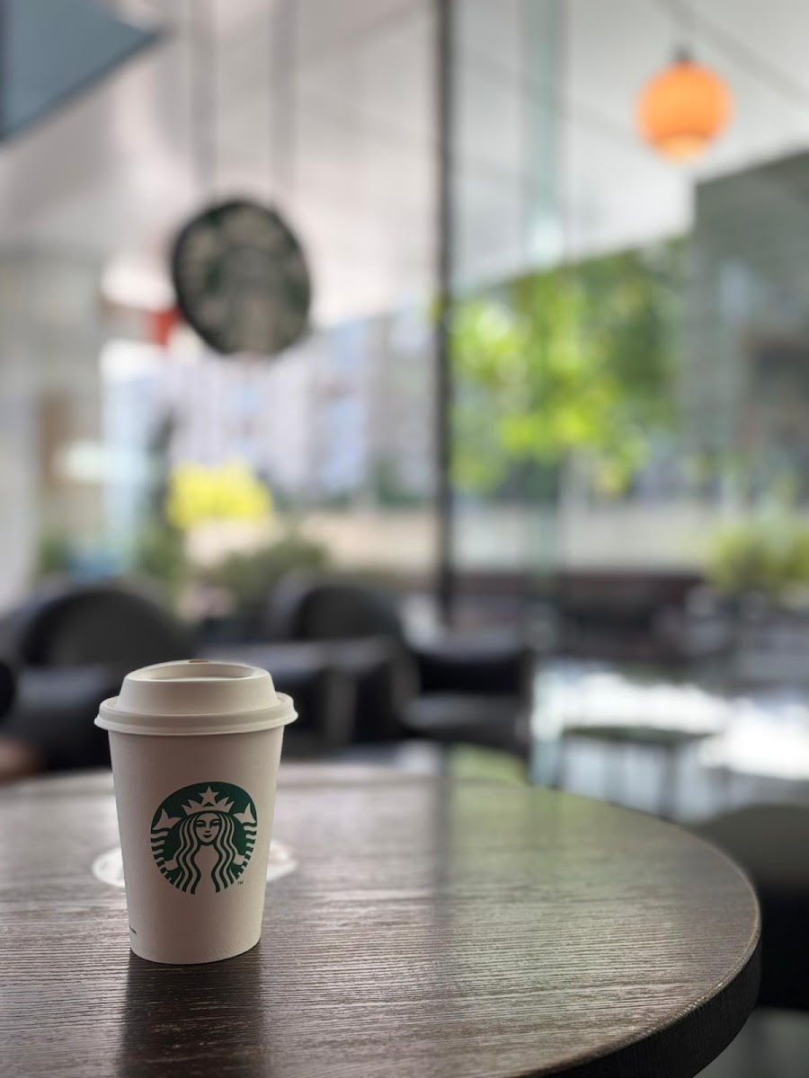 Starbucks Photo 4