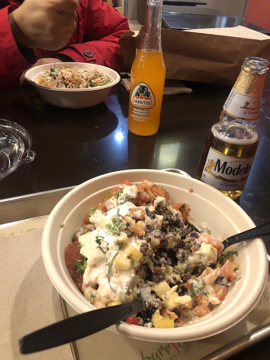 Mucho Burrito Fresh Mexican Grill Photo 4