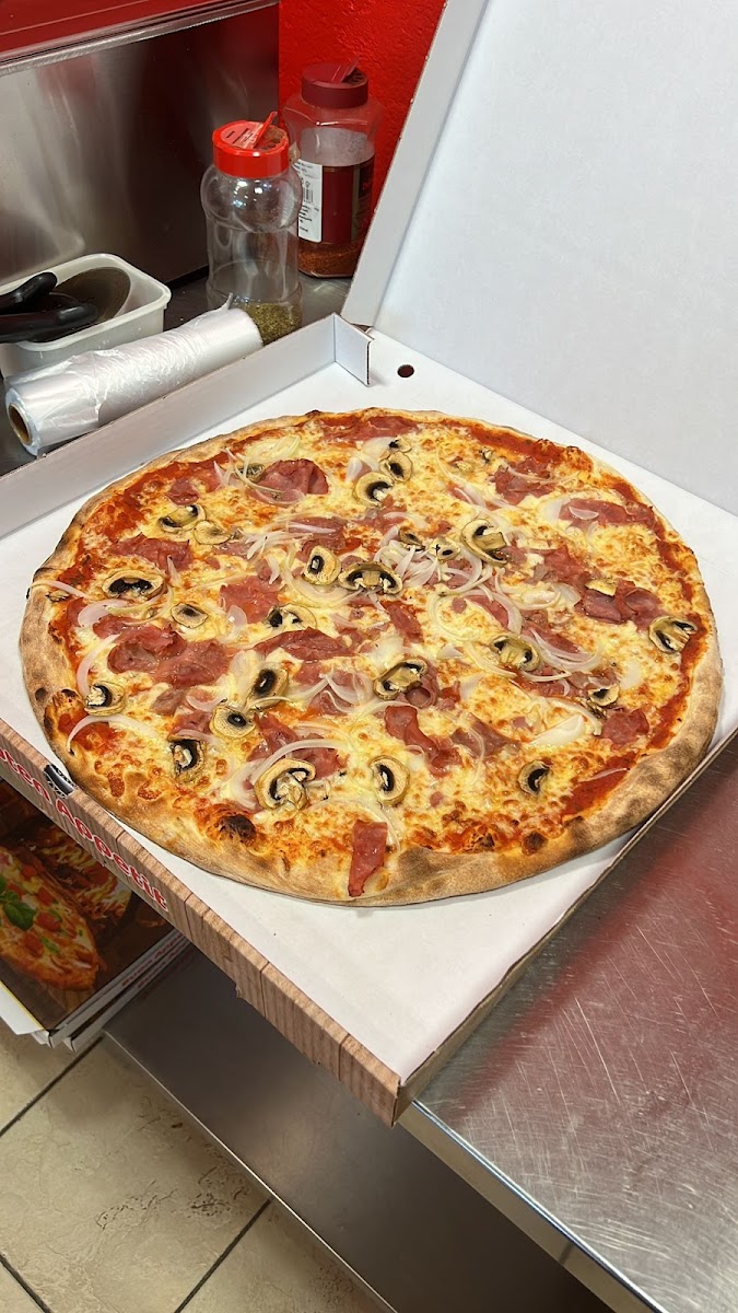Delta Pizza Kurier Photo 8