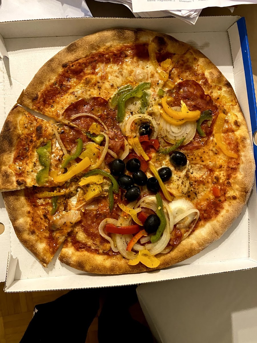 Delta Pizza Kurier Photo 9