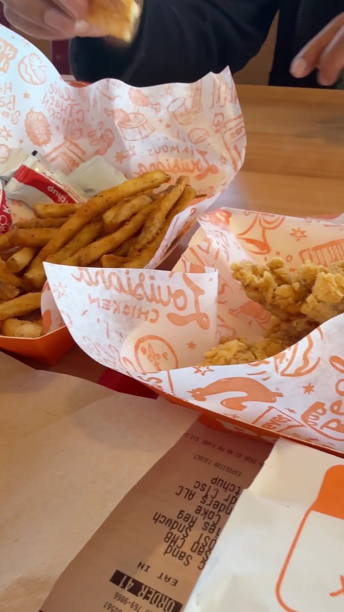 Popeyes Louisiana Kitchen Photo 2