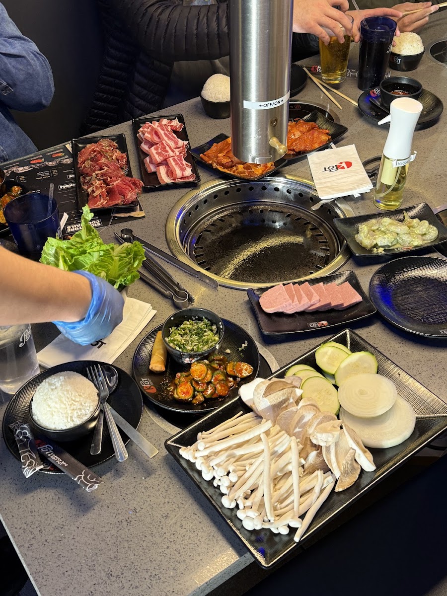 KPOT Korean BBQ & Hot Pot Photo 4