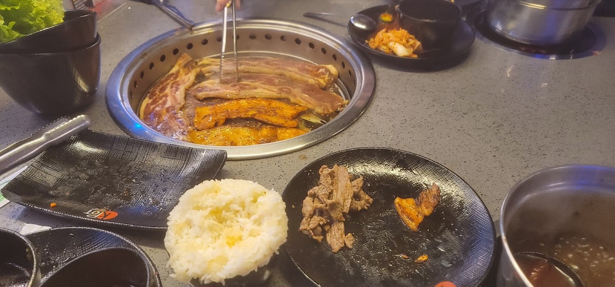 KPOT Korean BBQ & Hot Pot Photo 8