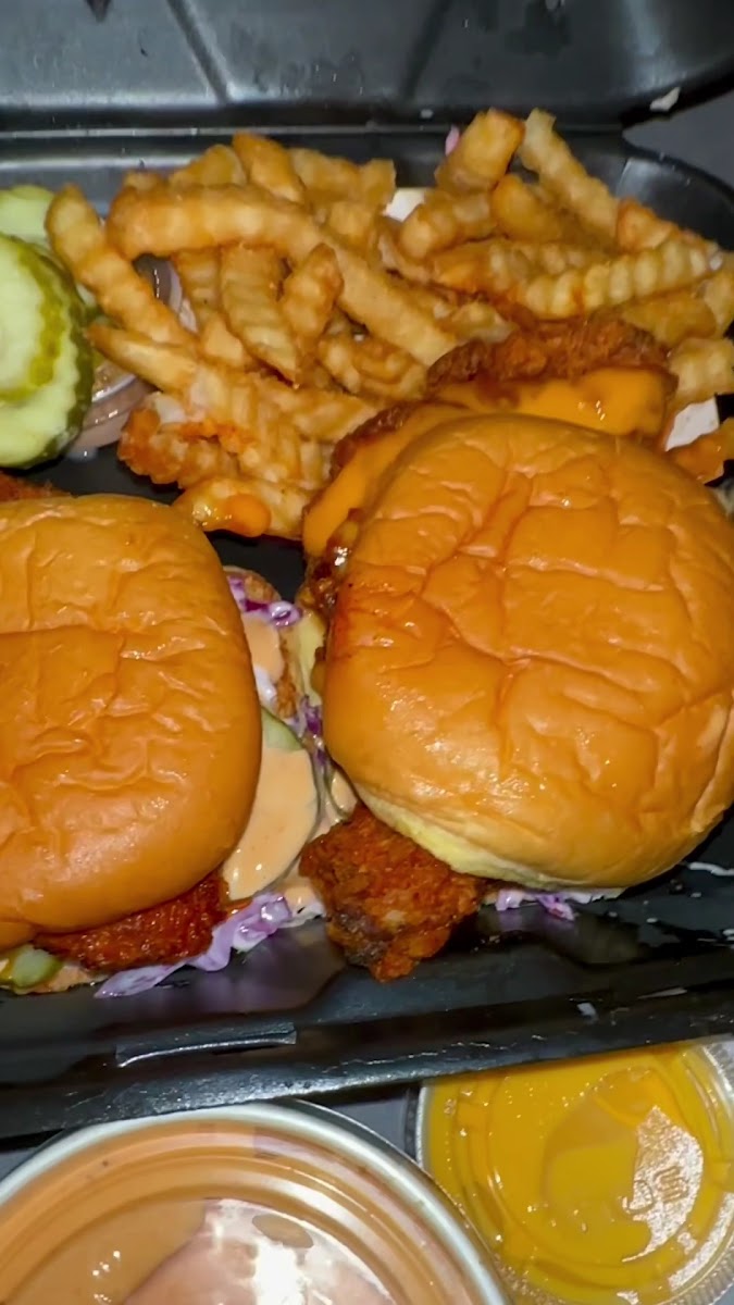 Dave's Hot Chicken Photo 2