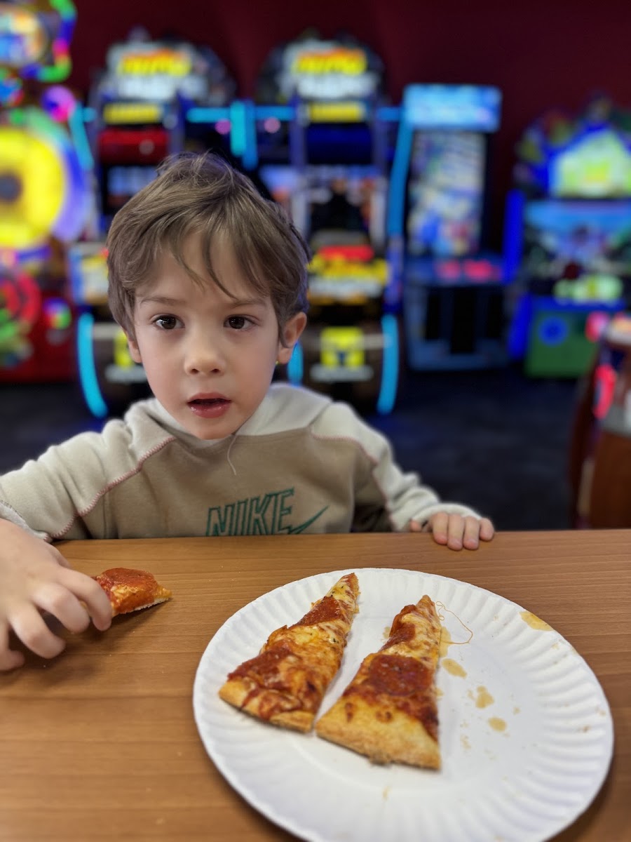 Peter Piper Pizza Photo 5