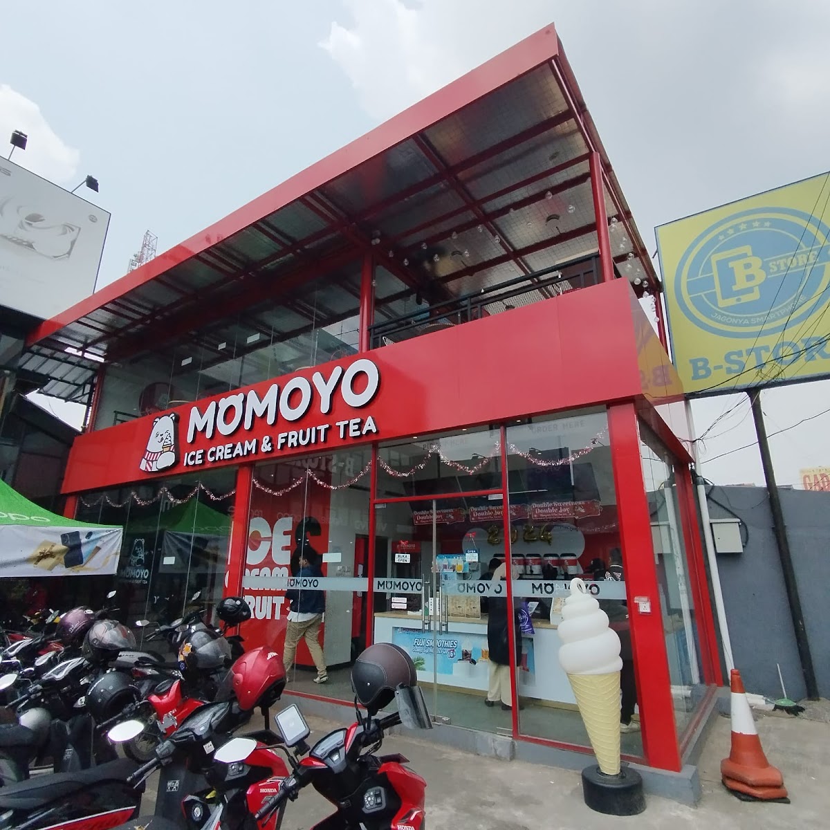 MOMOYO
