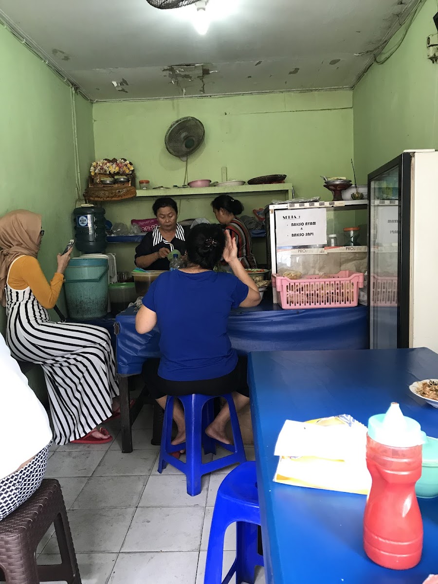 Warung Bu Desak Photo 10