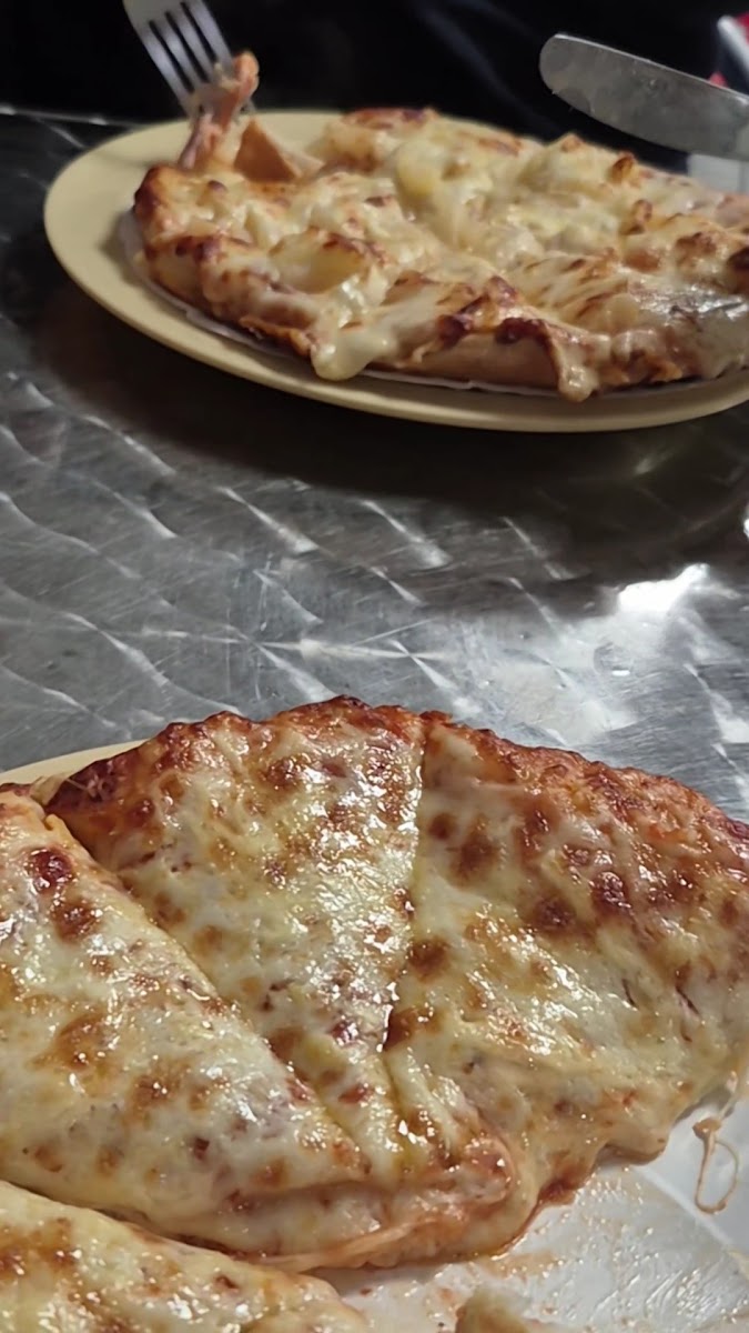 Rey's Pizza Photo 2