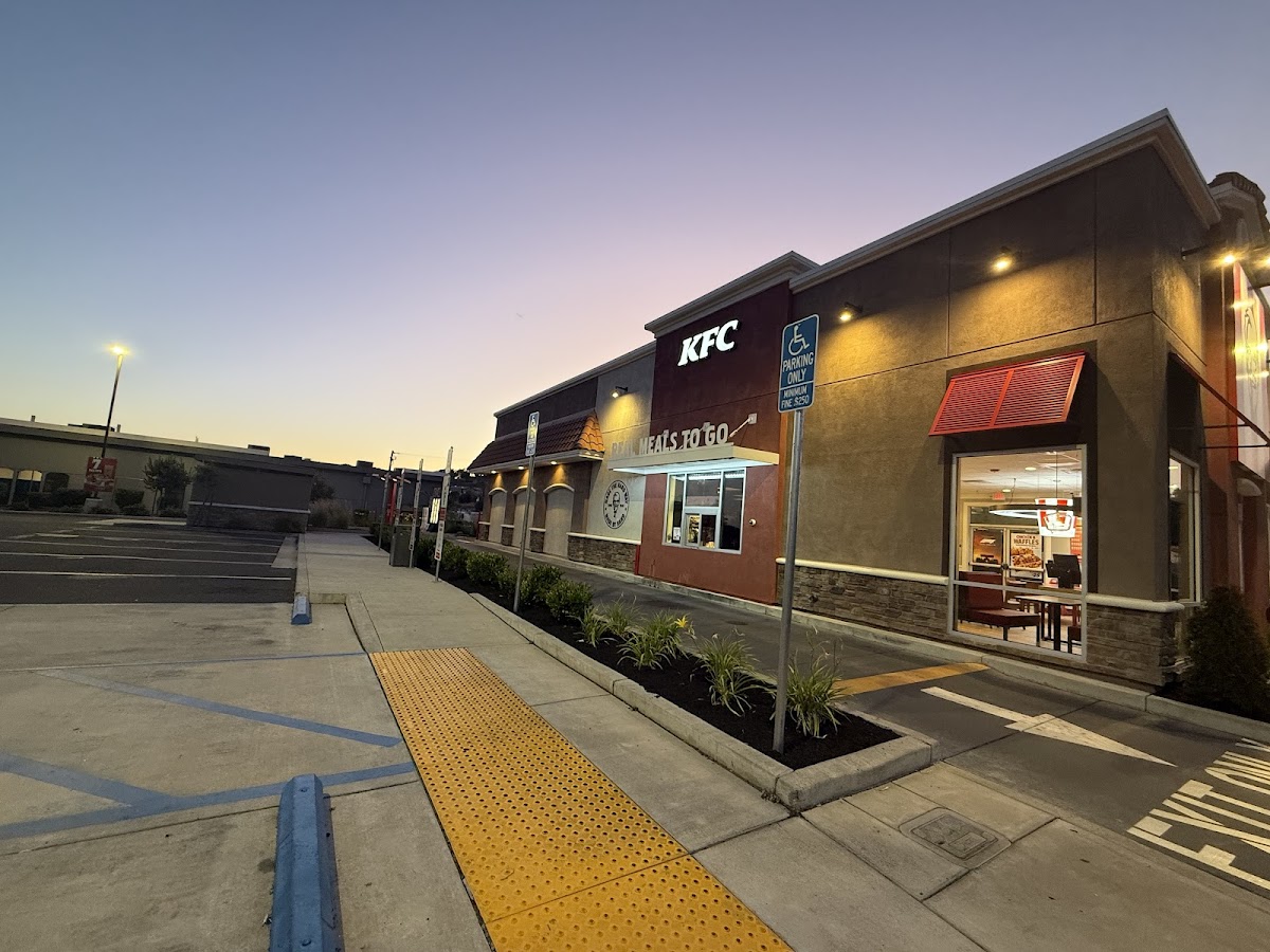 KFC Photo 4
