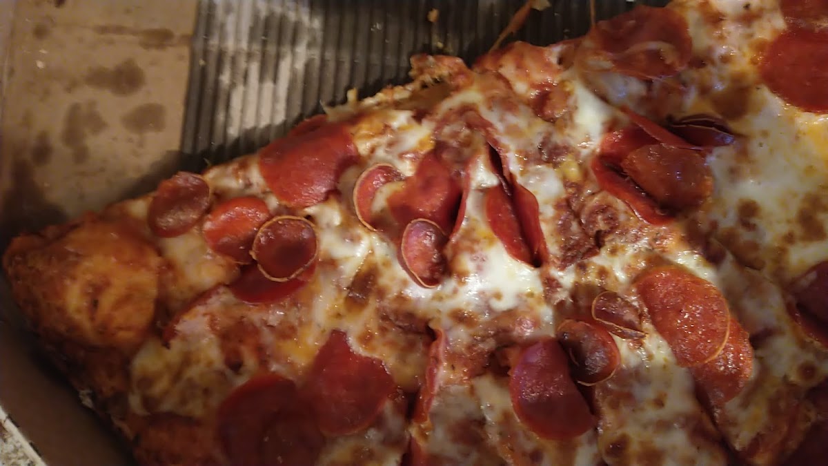 Round Table Pizza Photo 6