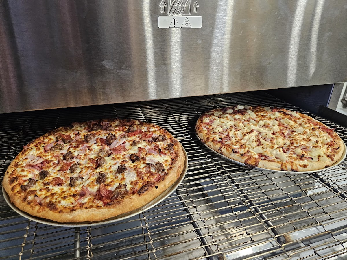 Smitty’s Pizza Photo 6