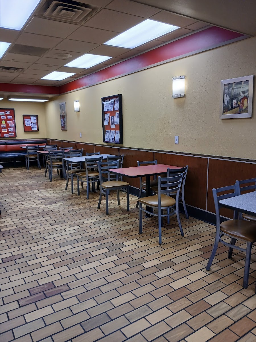 Hardee's Photo 6