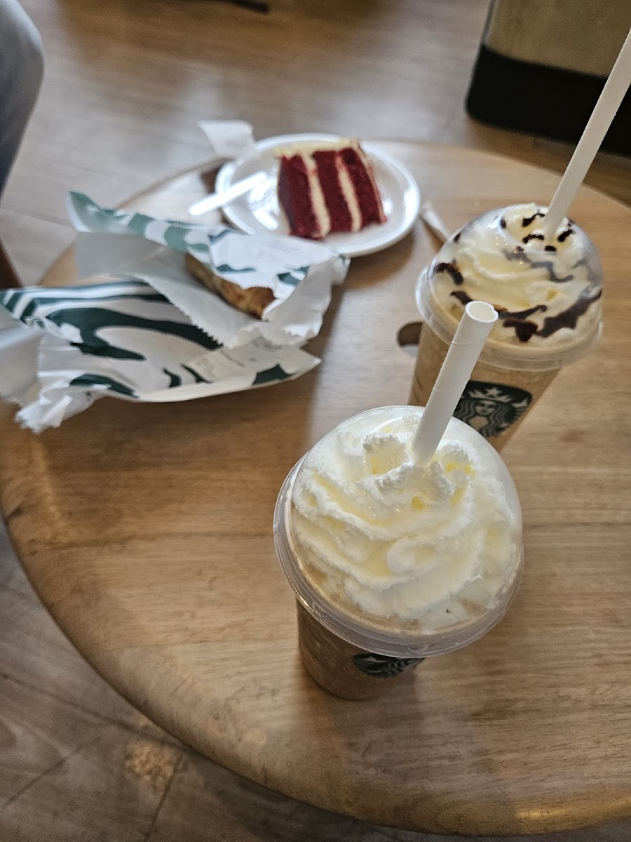 Starbucks Photo 9