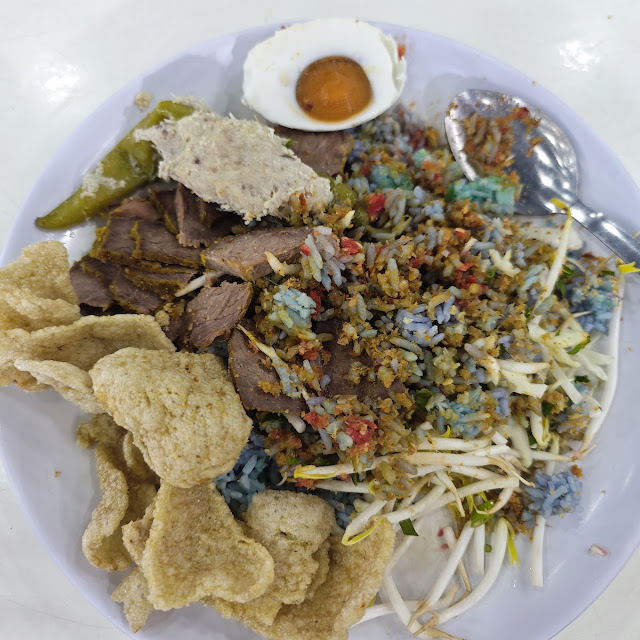 Nasi Kerabu with Grilled Beef