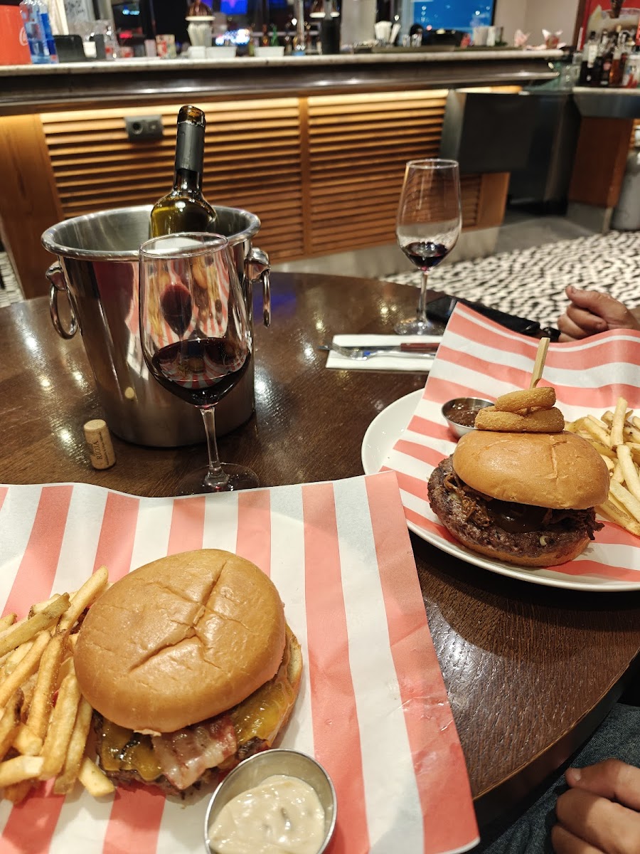 TGI Fridays Photo 4