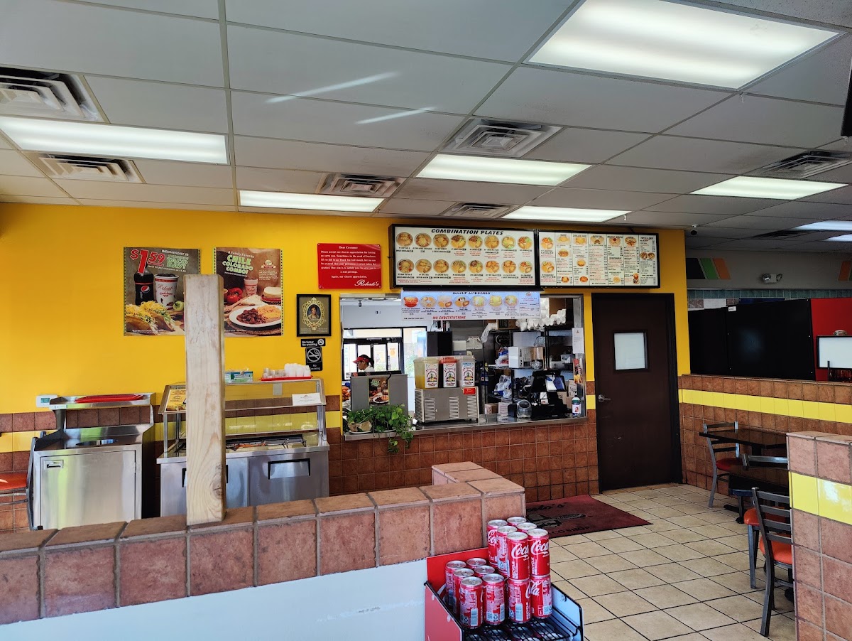 Roberto's Taco Shop Photo 3