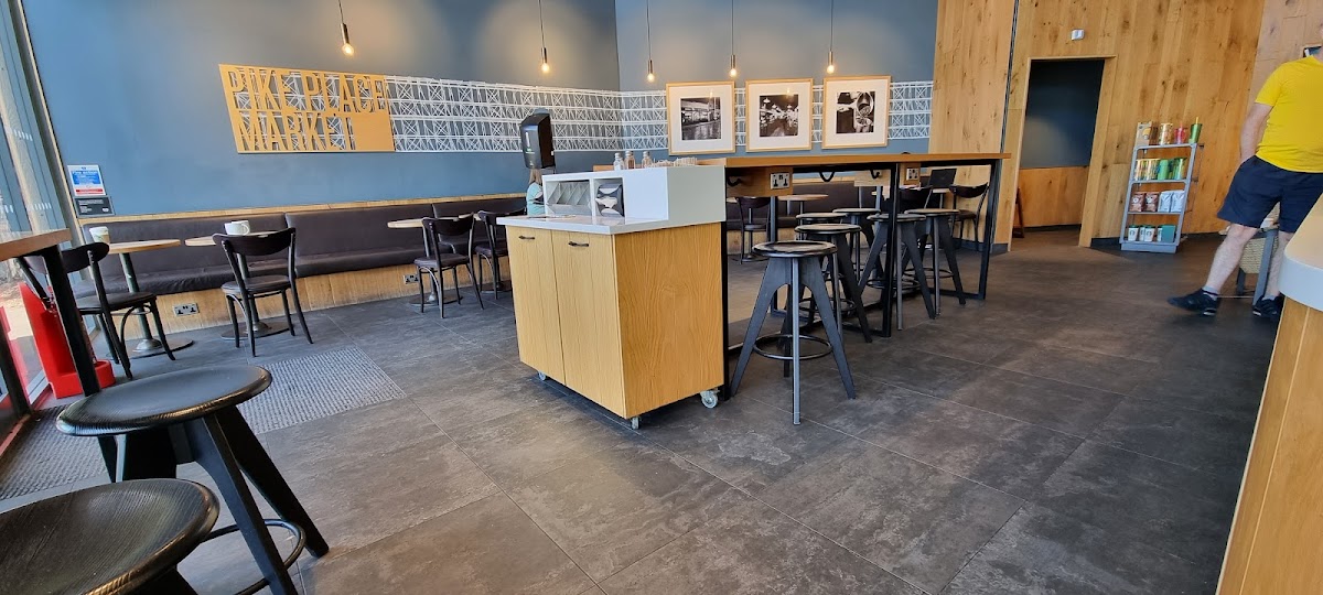 Starbucks Coffee Photo 4
