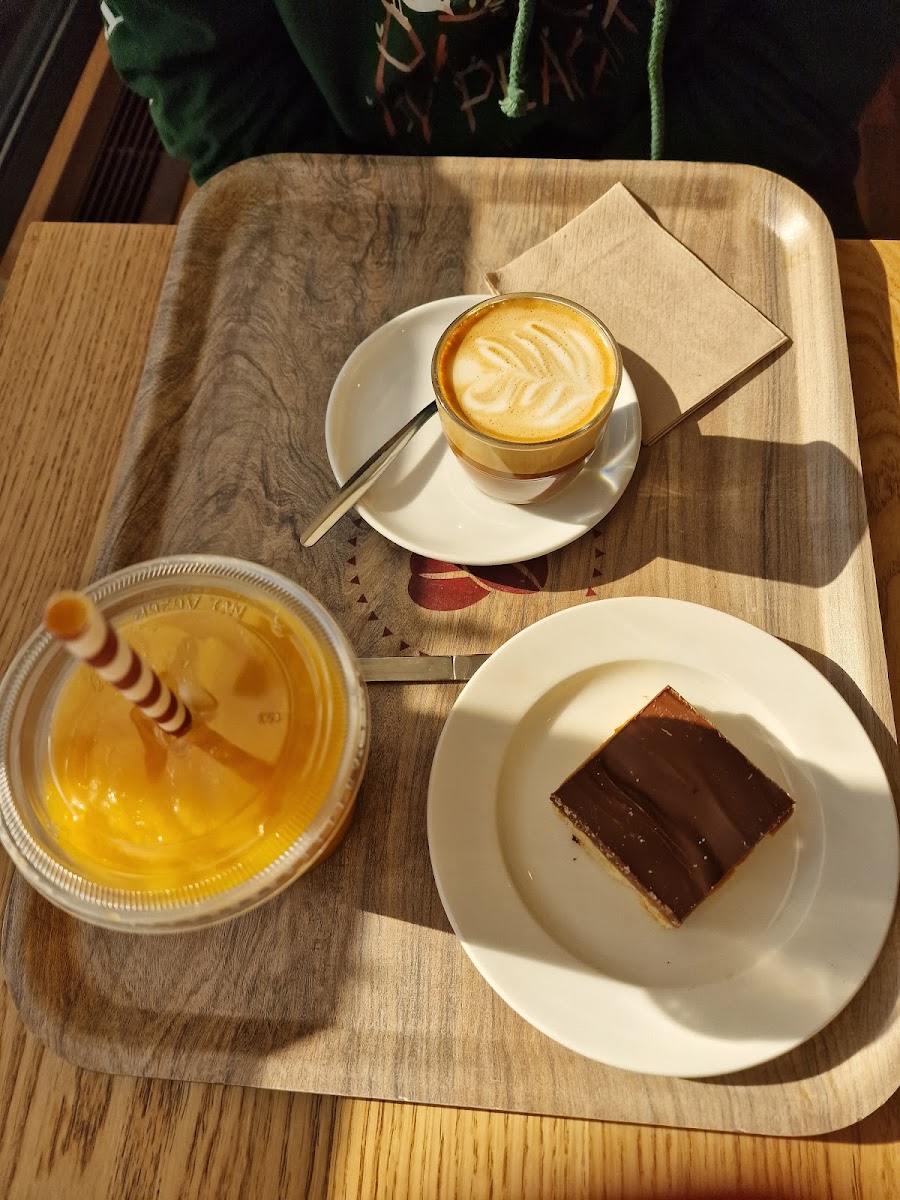 Costa Coffee Photo 8
