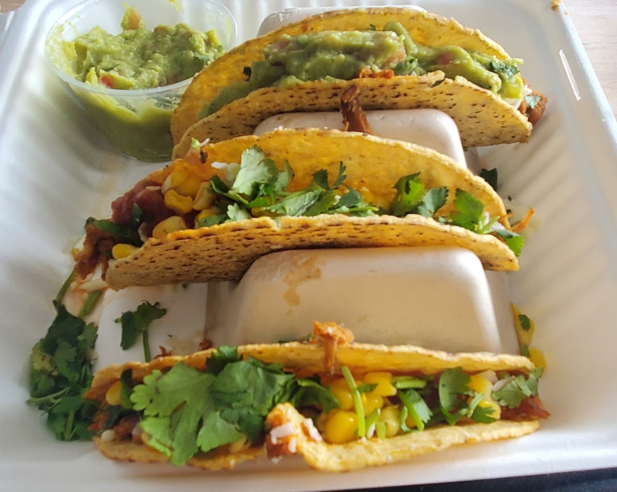 Mucho Burrito Fresh Mexican Grill Photo 6