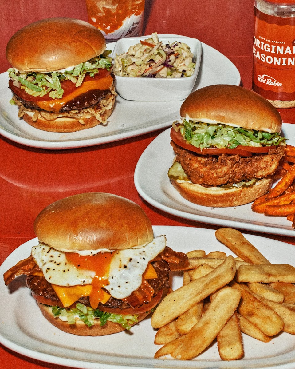 Red Robin Gourmet Burgers and Brews Photo 2
