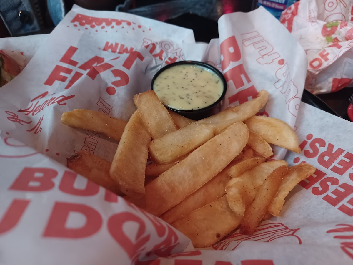 Red Robin Gourmet Burgers and Brews Photo 3