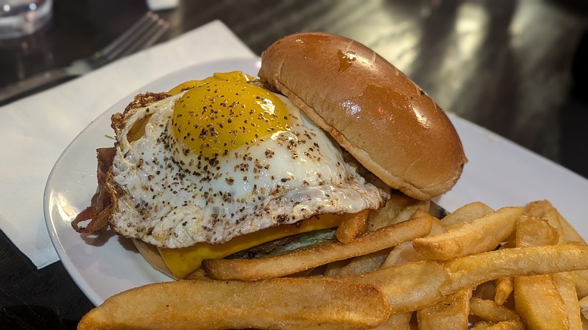 Red Robin Gourmet Burgers and Brews Photo 7