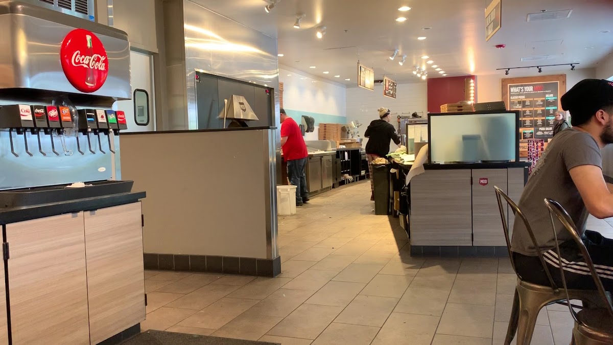 MOD Pizza Photo 2