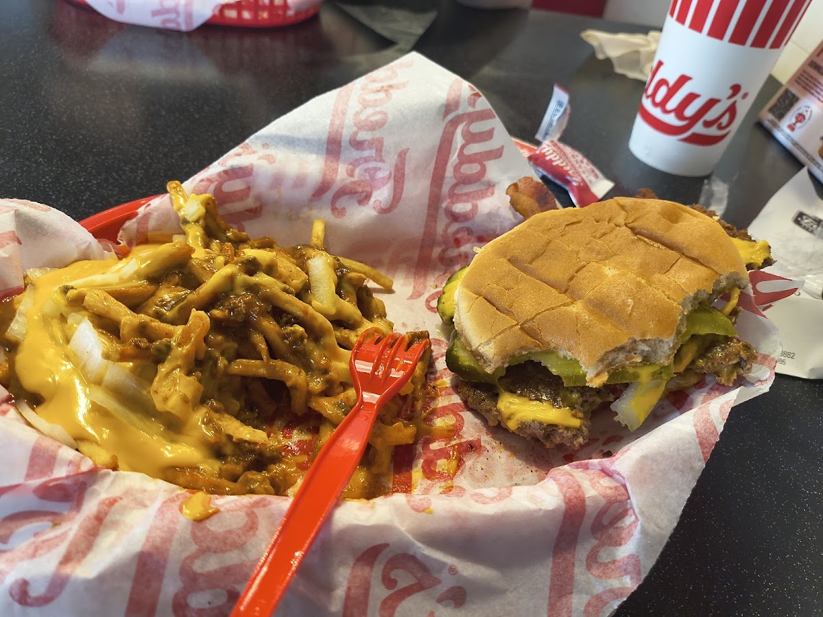 Freddy's Frozen Custard & Steakburgers Photo 3