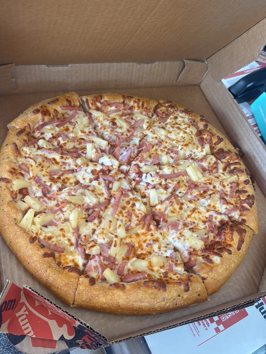 Pizza Hut Photo 3