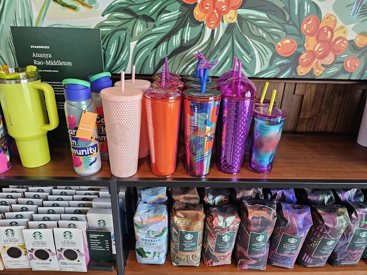 Starbucks Photo 3