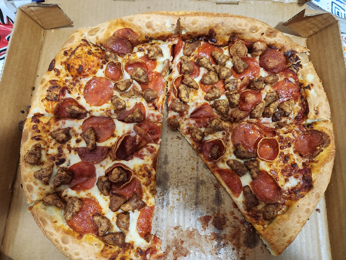 Pizza Hut Photo 5
