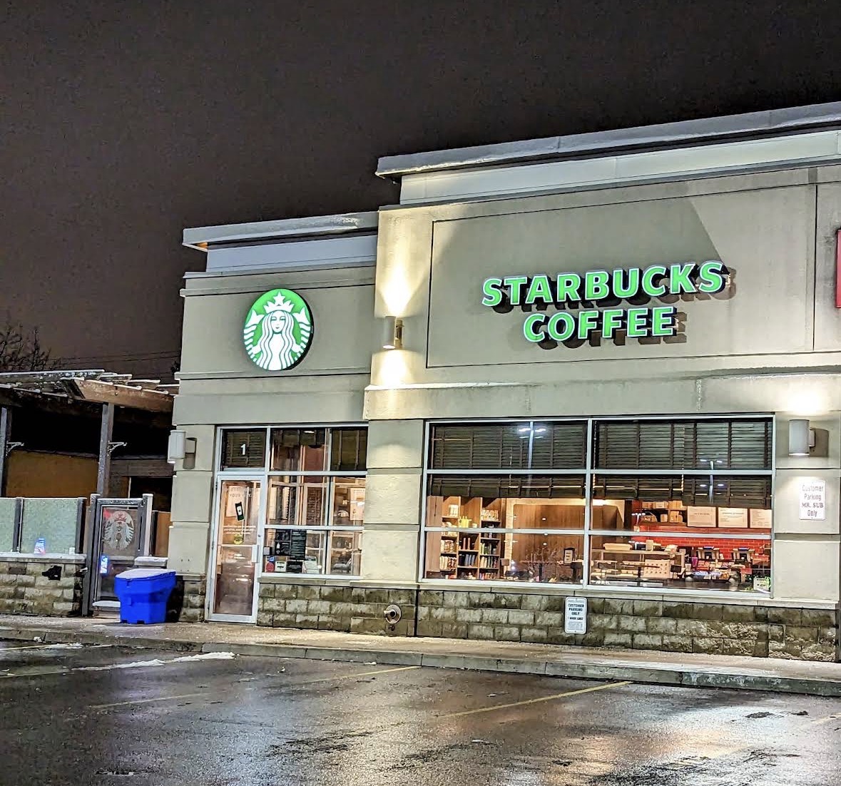 Starbucks Photo 4