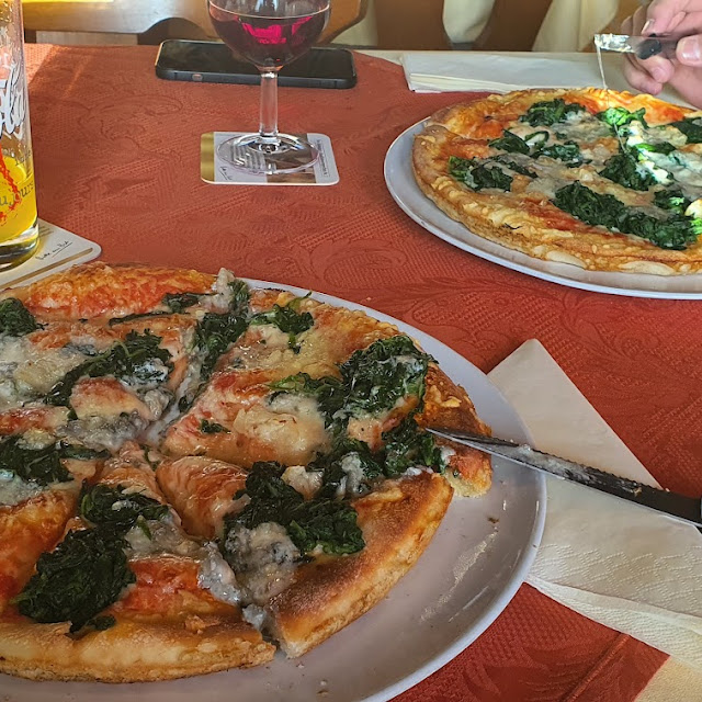 Pizza Spinat Mit Gorgonzola