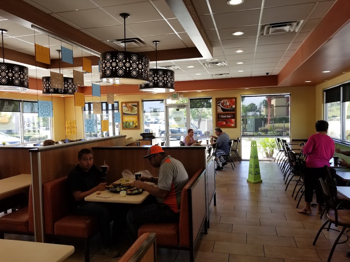 El Pollo Loco Photo 4