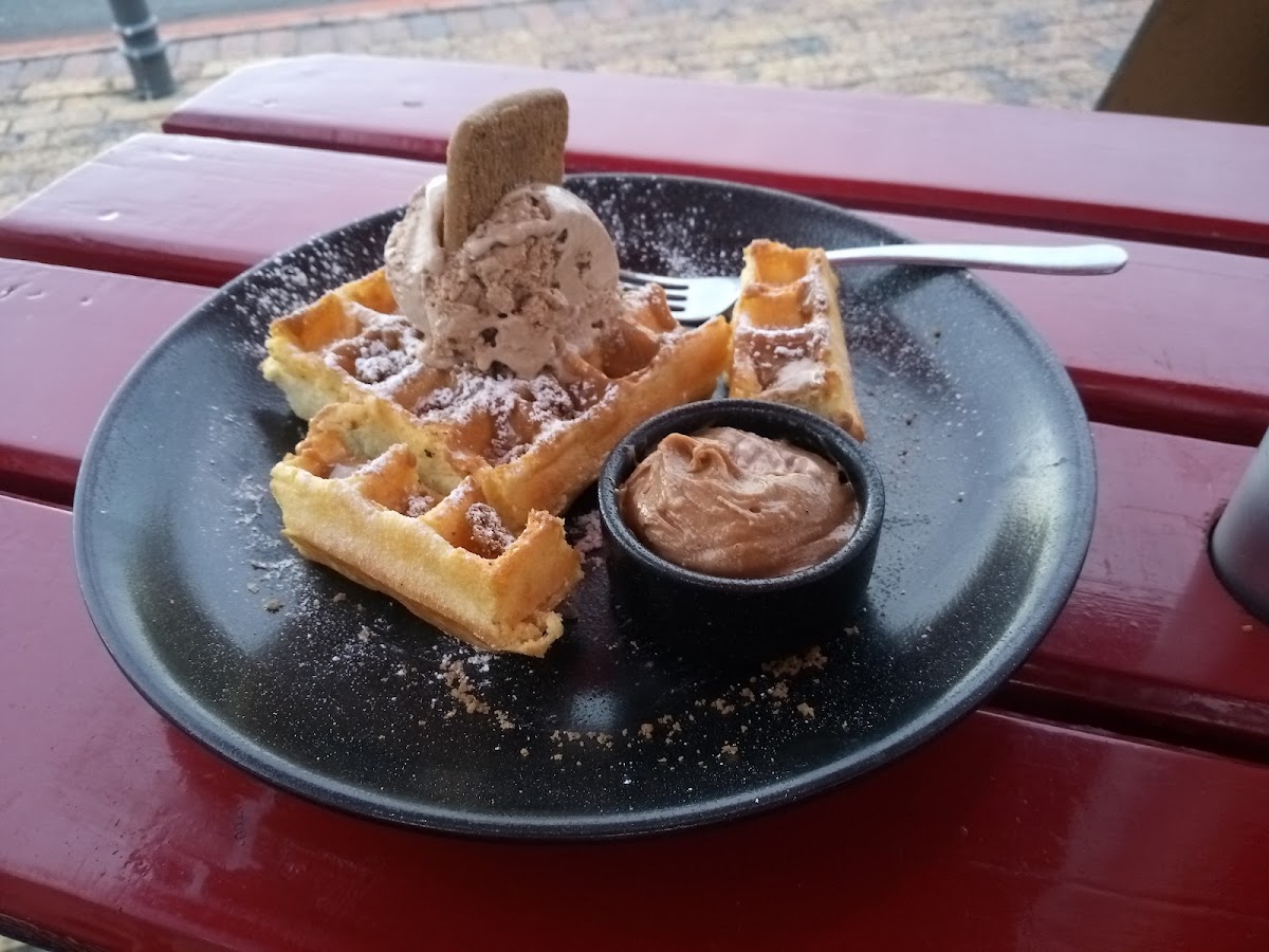 Stacked - Craft Beer, Burgers & Waffles Photo 10