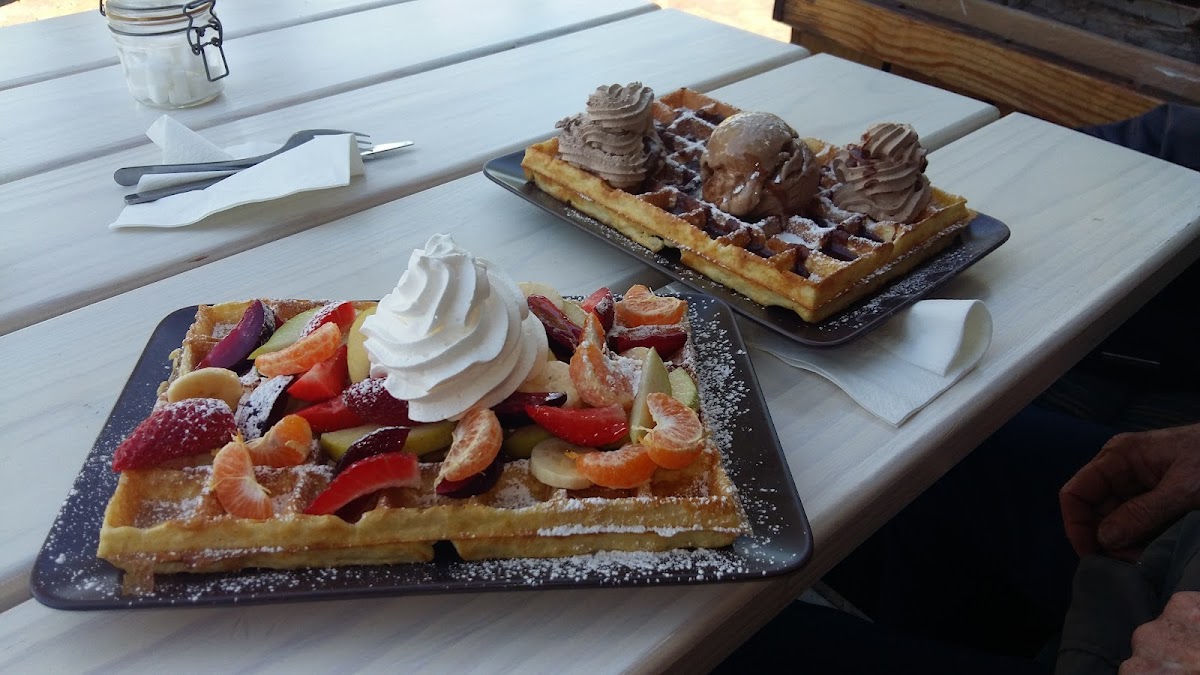Stacked - Craft Beer, Burgers & Waffles Photo 8